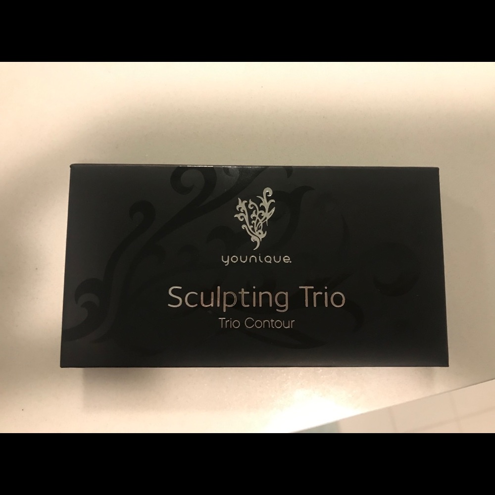 Younique sculpting Trio